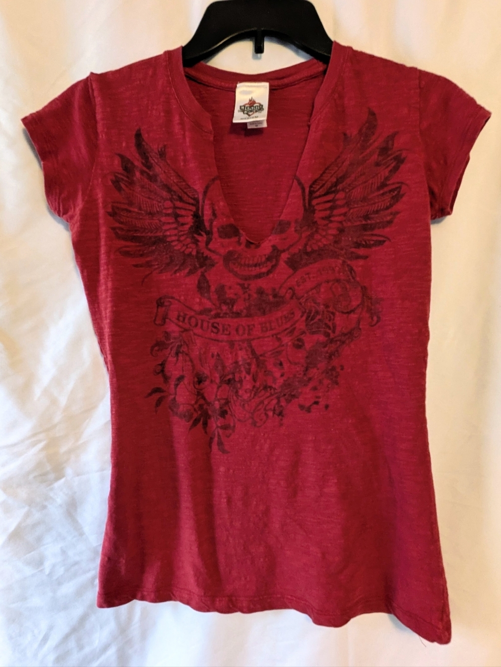House Of Blues Women's Red Graphic Skull V-Neck Tee Sz. M
